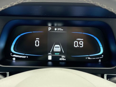 Certified 2025 Hyundai Elantra Sport image 19