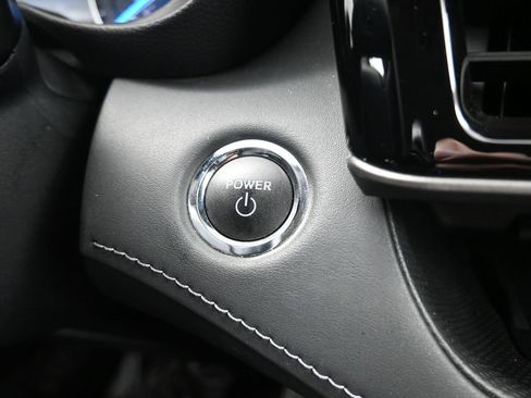 Used 2023 Toyota Highlander XLE FWD image 9