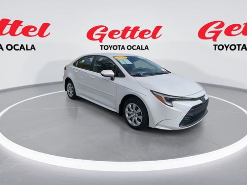 Used 2023 Toyota Corolla LE image 2