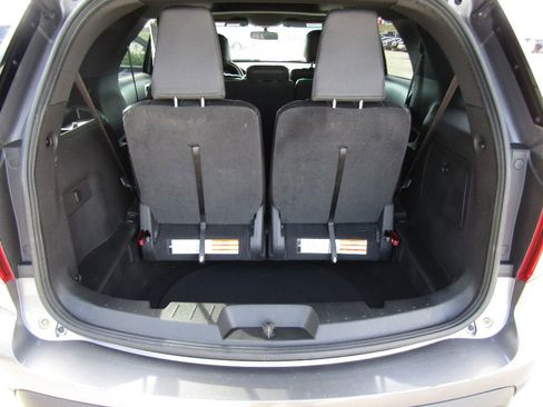 Used 2013 Ford Explorer XLT image 14