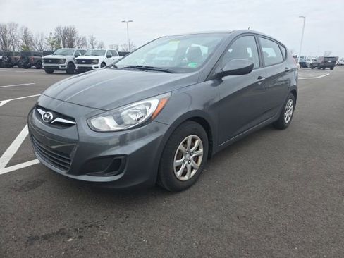 Used 2012 Hyundai Accent GS image 2