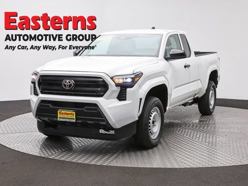 Used 2025 Toyota Tacoma SR RWD image 1