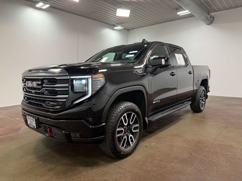 Used 2024 GMC Sierra 1500 AT4 w/ Technology Package AWD/4WD image 40