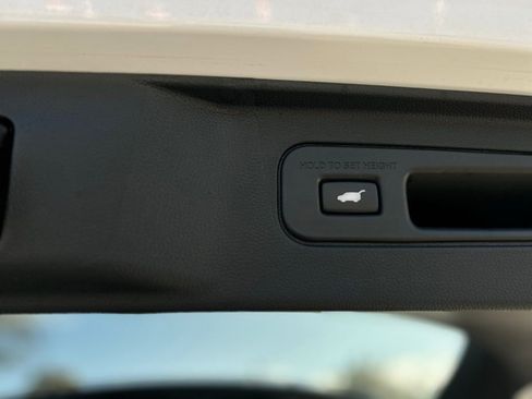 Certified 2023 Honda Pilot Touring image 14