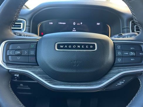Used 2024 Jeep Wagoneer L Series II w/ Flexible Seating Group AWD/4WD image 29