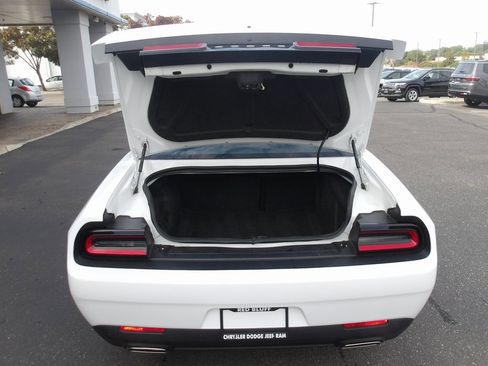 Used 2022 Dodge Challenger GT image 8