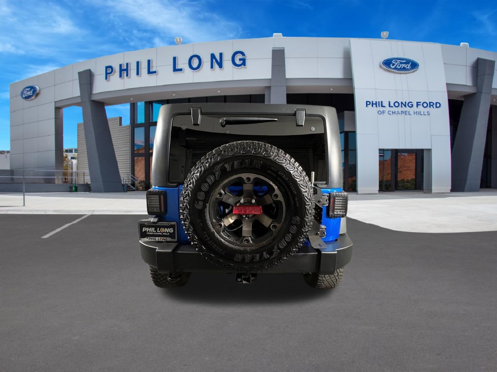 Used 2016 Jeep Wrangler Unlimited Rubicon w/ Connectivity Group AWD/4WD image 4