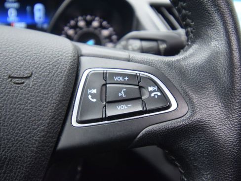 Used 2019 Ford Escape SEL image 33