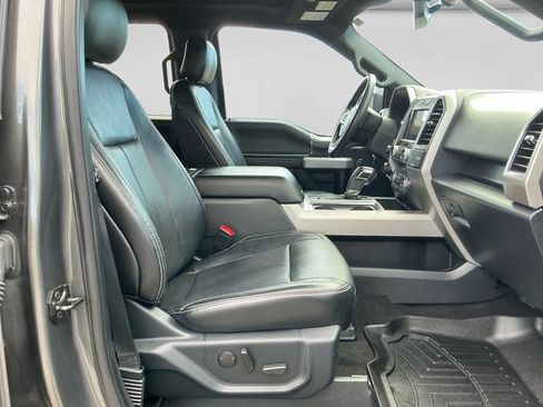 Used 2019 Ford F150 Lariat w/ Equipment Group 502A Luxury AWD/4WD image 15
