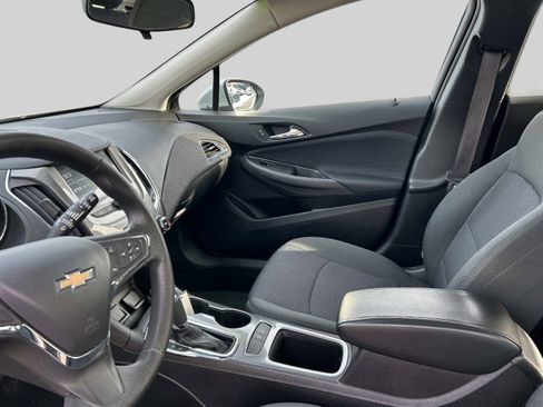 Used 2017 Chevrolet Cruze LT w/ Convenience Package image 21