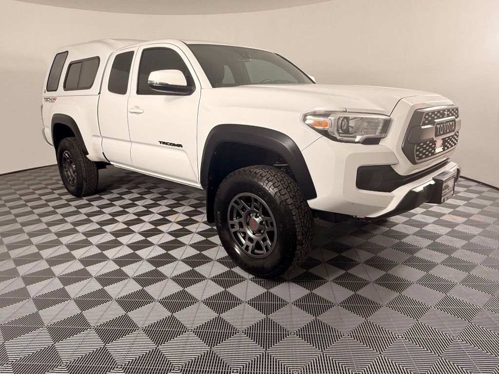 Certified 2023 Toyota Tacoma TRD Off-Road w/ Black Out Package (TMS) AWD/4WD image 5