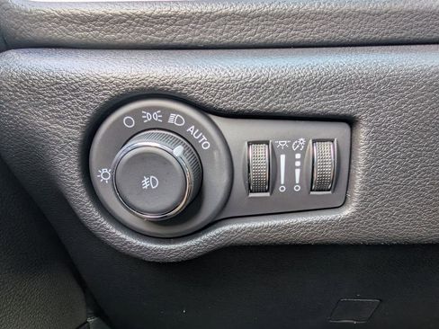 New 2026 Chrysler Pacifica Select w/ S Appearance Package image 37