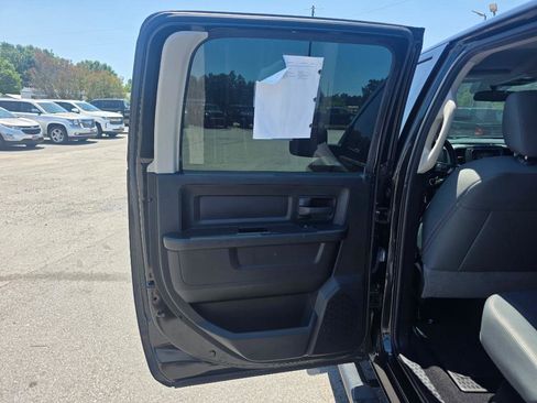 Used 2018 RAM 1500 Express w/ Express Value Package RWD image 8