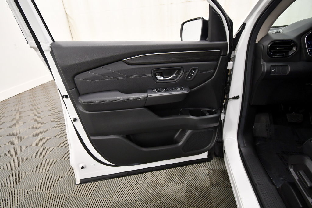 Certified 2026 Honda Pilot Touring image 13