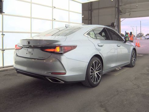 Used 2024 Lexus ES 350 w/ Premium Package image 6