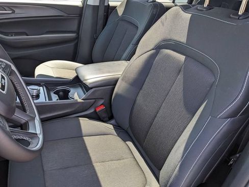 Used 2024 Jeep Grand Cherokee L Laredo AWD/4WD image 12