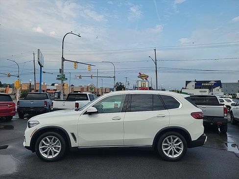 Used 2023 BMW X5 xDrive40i w/ Premium Package AWD/4WD image 2
