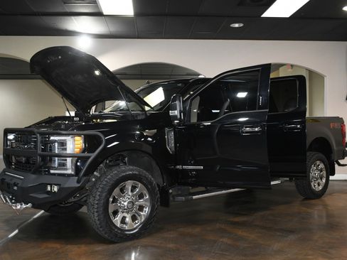 Used 2019 Ford F250 Lariat w/ Lariat Ultimate Package image 90