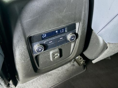 Used 2020 Buick Enclave Essence FWD image 26