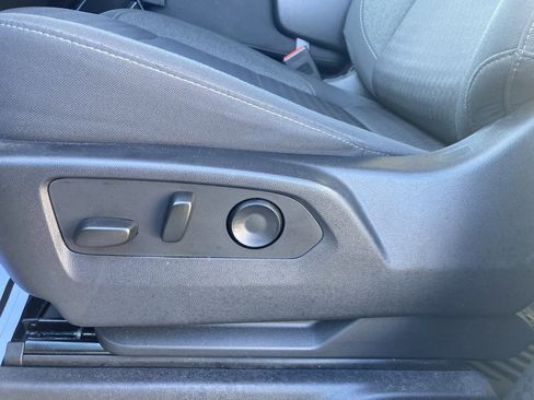 Used 2023 Chevrolet Silverado 1500 LT image 10