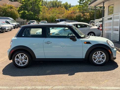 Used 2012 MINI Cooper Hardtop w/ Cold Weather Pkg FWD image 8