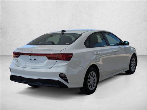 Used 2023 Kia Forte LX FWD image 5