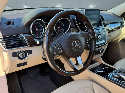 Used 2017 Mercedes-Benz GLS 450 4MATIC image 4