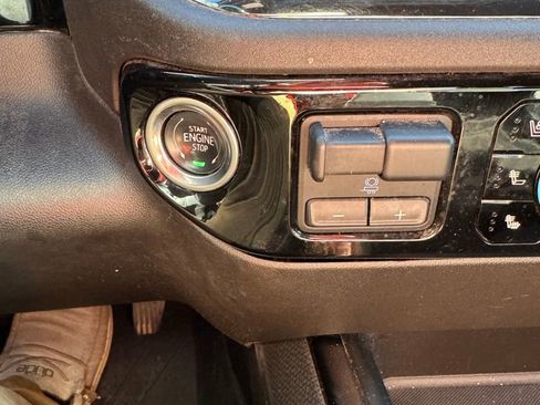 Used 2024 Chevrolet Silverado 2500 ZR2 w/ Technology Package image 23