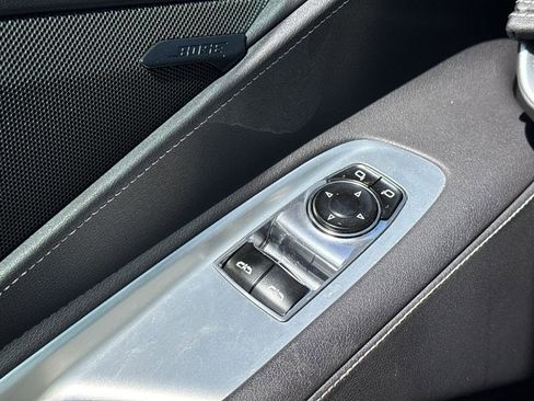 Used 2021 Chevrolet Corvette Stingray Coupe w/ Z51 Performance Package image 15