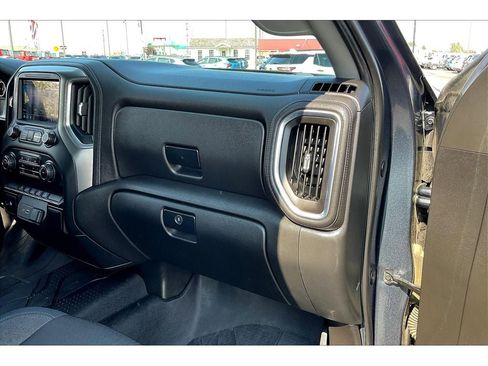 Used 2019 Chevrolet Silverado 1500 RST image 17
