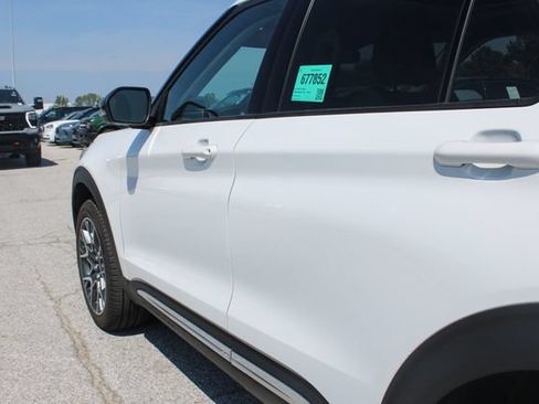 Used 2025 Ford Explorer Platinum w/ Ultimate Package AWD/4WD image 46