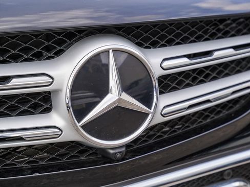 Used 2021 Mercedes-Benz GLC 300 image 4