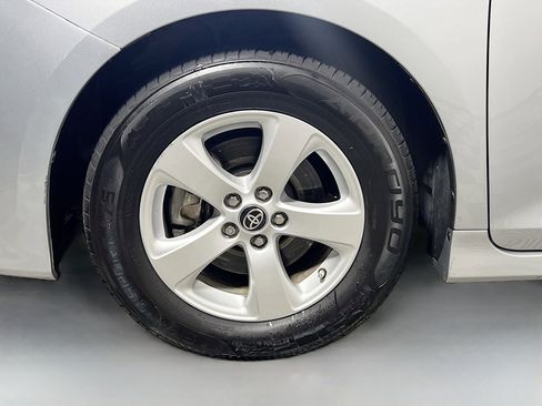 Used 2020 Toyota Sienna LE w/ LE Preferred Package FWD image 14