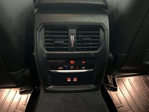 Used 2022 BMW 330i xDrive Sedan w/ Driving Assistance Package image 29