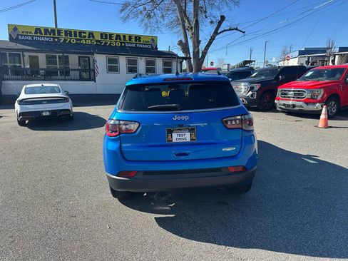 Used 2022 Jeep Compass Latitude image 6