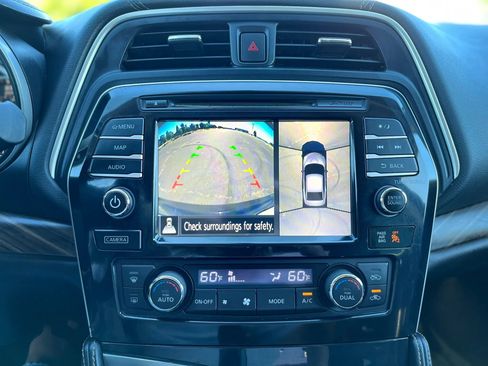 Used 2016 Nissan Maxima Platinum FWD image 18