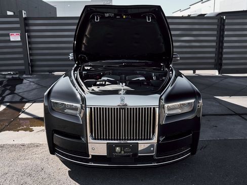Used 2024 Rolls-Royce Phantom Sedan image 17