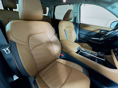 New 2025 Nissan Pathfinder Platinum w/ Cargo Package image 31