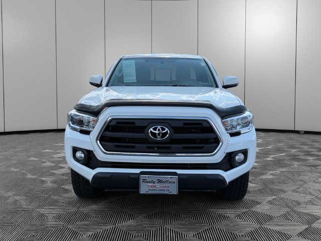 Used 2017 Toyota Tacoma SR5 w/ Tow Package AWD/4WD image 8