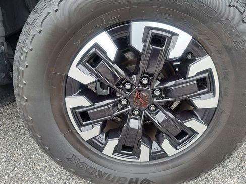 Used 2024 Nissan Frontier PRO-4X w/ Technology Package image 42