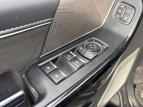 Used 2023 Ford F150 Lightning Platinum AWD/4WD image 11