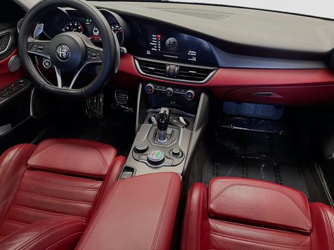 Used 2017 Alfa Romeo Giulia Ti w/ TI 19" Sport Package RWD image 12