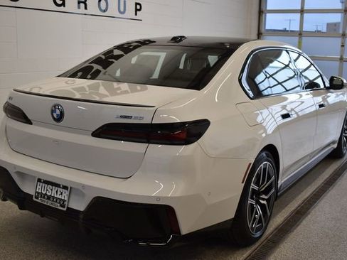 New 2026 BMW i7 xDrive60 image 4