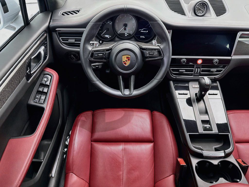 Certified 2022 Porsche Macan S AWD/4WD image 12