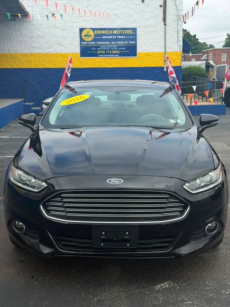 Used 2016 Ford Fusion SE w/ Equipment Group 202A FWD image 3