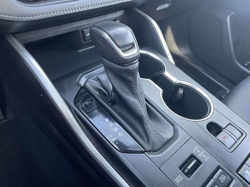 Used 2021 Toyota Highlander XLE image 43