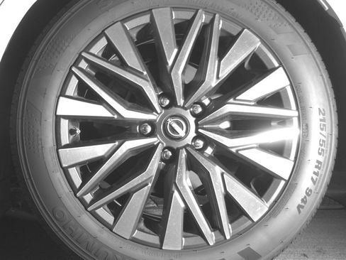 Used 2025 Nissan Altima 2.5 SV FWD image 14