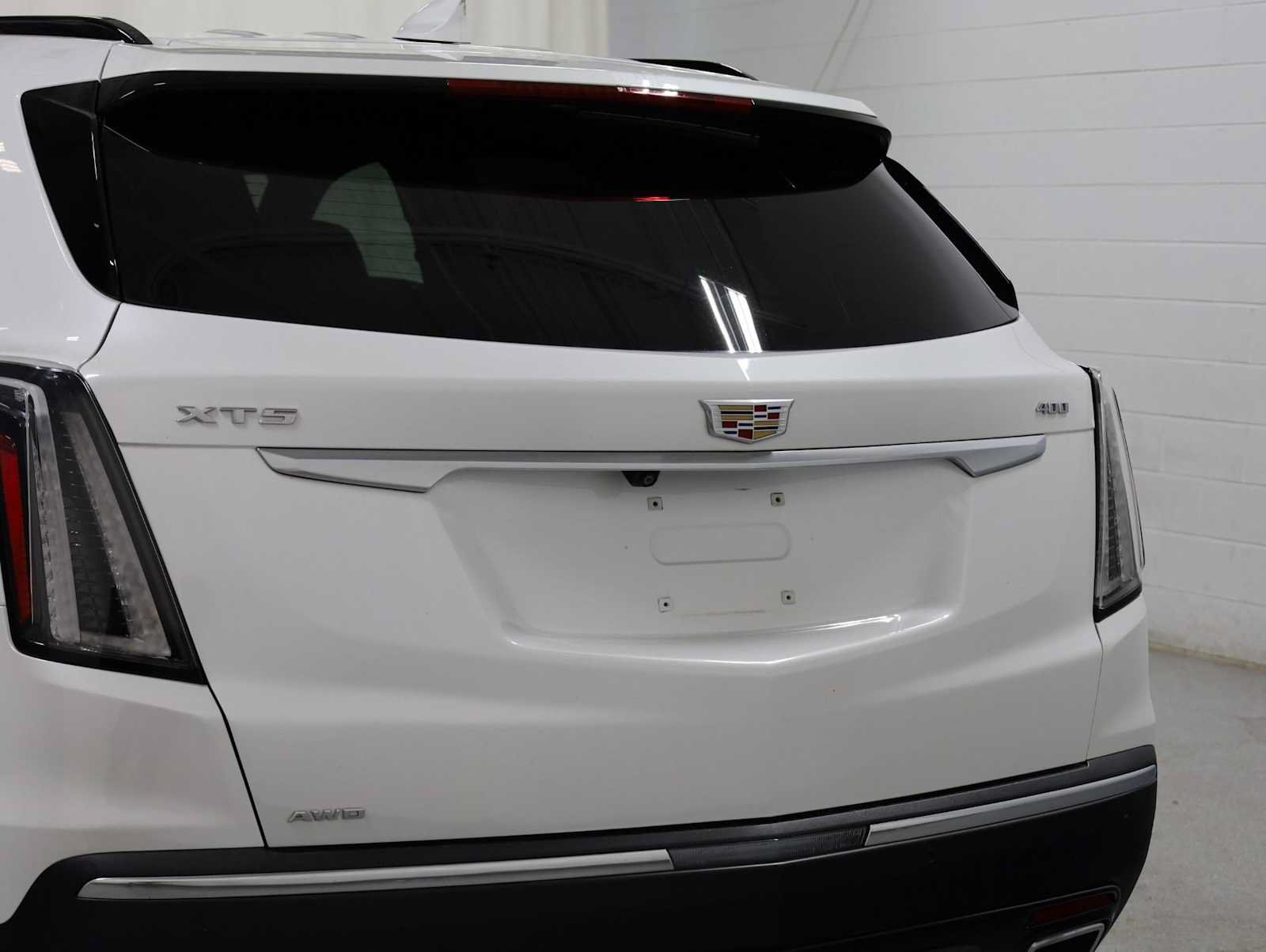 Used 2023 Cadillac XT5 Sportv w/ LPO, Floor Liner Package AWD/4WD image 8