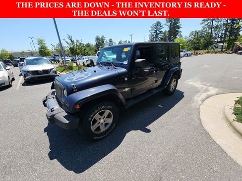 Used 2013 Jeep Wrangler Unlimited Sport AWD/4WD image 7