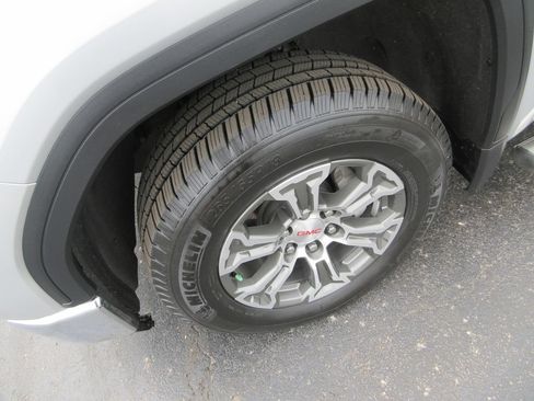 Certified 2020 GMC Sierra 1500 SLE w/ SLE Value Package RWD image 15